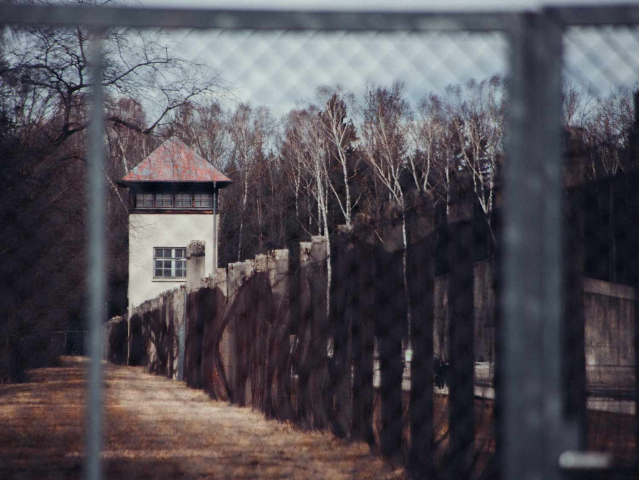 “Dachau baracca 8 n.123343. Un ragazzo nei forni crematori”